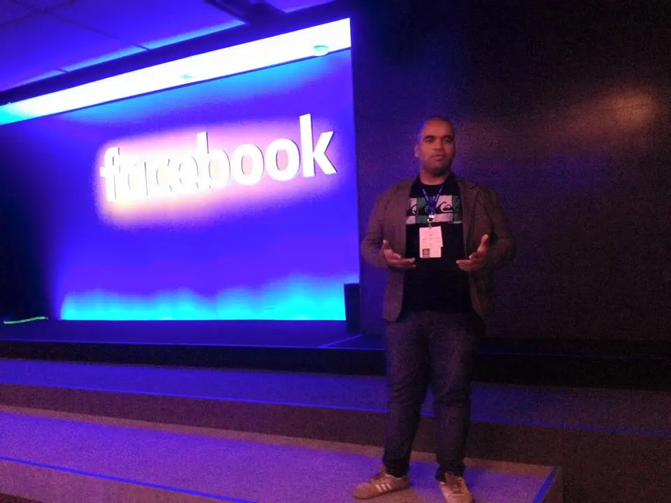 Sebastian em um evento do Facebook
